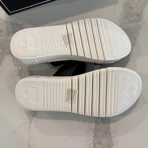 Mia Lexi Round Toe Platform Slide Chic Sandals Women's Size 9M Black Cushioned - Picture 7 of 10